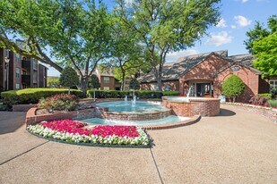 Preston Bend in Dallas, TX - Building Photo