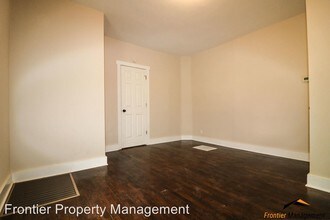 505 Bluemont Ave in Manhattan, KS - Building Photo - Building Photo