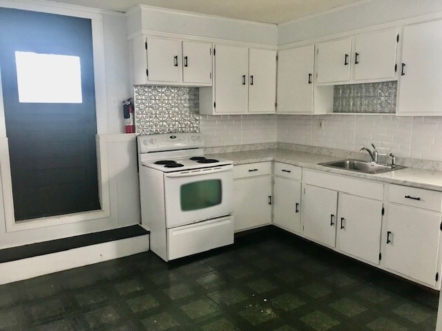 15 Maple St, Unit 2 in Stoneham, MA - Foto de edificio