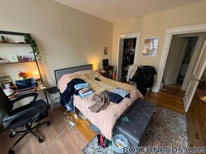 16 Fuller St, Unit 1 in Brookline, MA - Building Photo - Building Photo