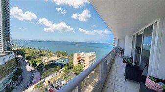 1717 N Bayshore Dr, Unit A-1951 in Miami, FL - Building Photo