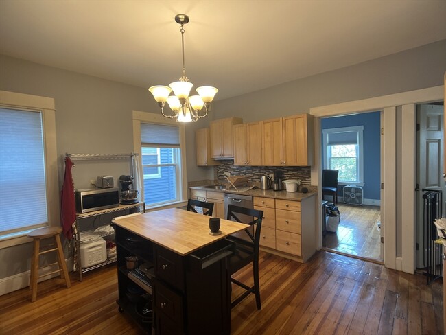 55 Rossmore Rd, Unit 2 in Boston, MA - Building Photo - Building Photo