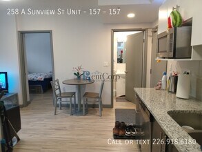 258A Sunview St in Waterloo, ON - Building Photo - Building Photo