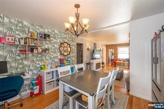 16-15 Well Dr in Fair Lawn, NJ - Building Photo - Building Photo