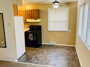 2260 Stieber Ave in Westland, MI - Building Photo - Building Photo