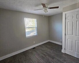 207 Hidell Rd in Knoxville, TN - Foto de edificio - Building Photo