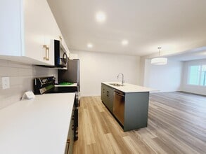 1182 Aster Blvd in Edmonton, AB - Building Photo - Building Photo