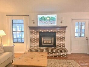 5949 Rolling Greens Dr in Milton, FL - Building Photo - Building Photo