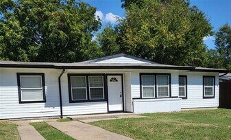 2009 Sidney St in Arlington, TX - Building Photo