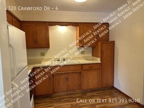 4320 Crawford Dr in Rockford, IL - Building Photo - Building Photo