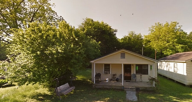 2004 4th Ave S