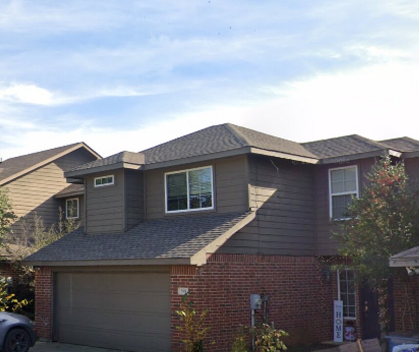 598 Harbour Town Dr in Lake Dallas, TX - Building Photo