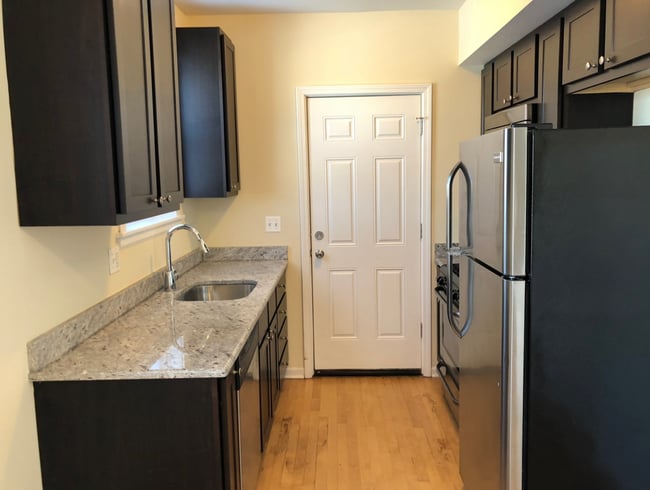 2807 W Lawrence Ave, Unit B3E in Chicago, IL - Building Photo - Building Photo