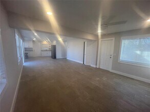 322 Lasayette Dr NE in Port Charlotte, FL - Building Photo - Building Photo