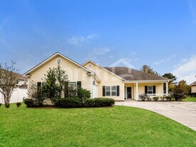 7 Wyndham Dr in Bluffton, SC - Building Photo