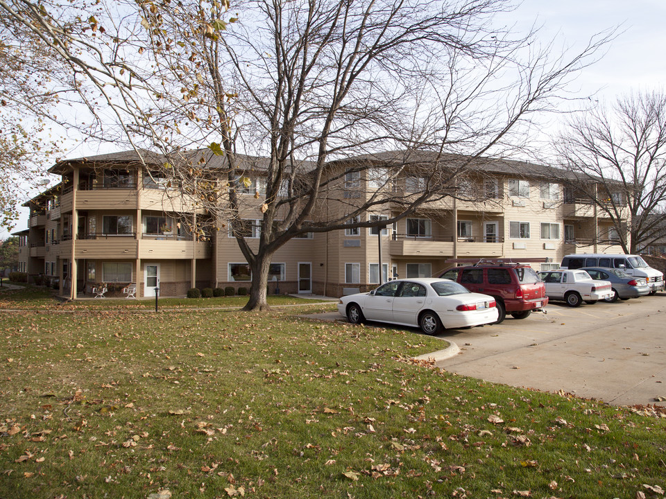 Holiday Blair House in Normal, IL - Building Photo