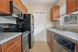 204 NE 10th Ave, Unit C in Fort Lauderdale, FL - Building Photo - Building Photo