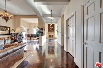 5805 Foxview Dr in Malibu, CA - Building Photo - Building Photo