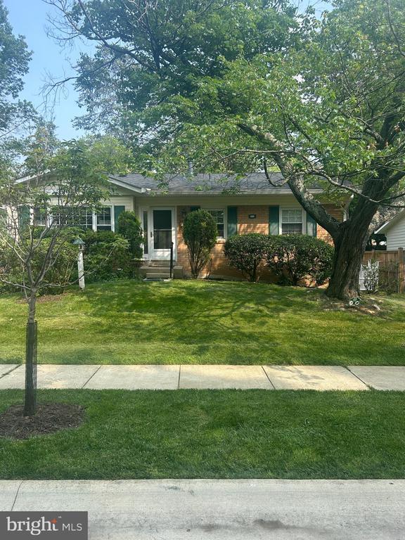 608 E Lynfield Dr in Rockville, MD - Building Photo - Building Photo