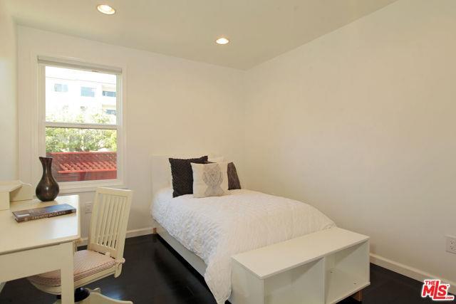 property at 2000 Glendon Ave