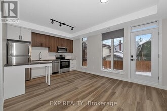 211 Armstrong St in Ottawa, ON - Building Photo - Building Photo