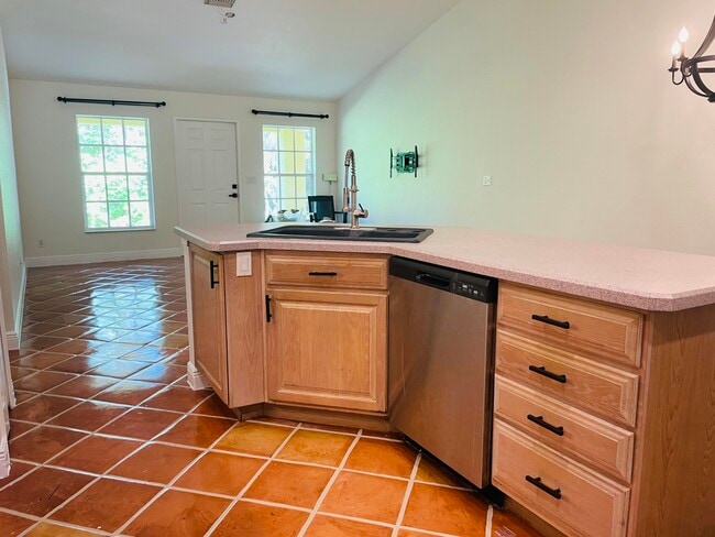 14425 64th Ct N in The Acreage, FL - Foto de edificio - Building Photo