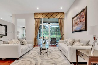 3943 Nighthawk Dr in Weston, FL - Building Photo - Building Photo