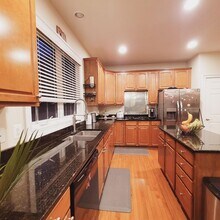 8563 Mazzello Pl in Springfield, VA - Building Photo - Building Photo