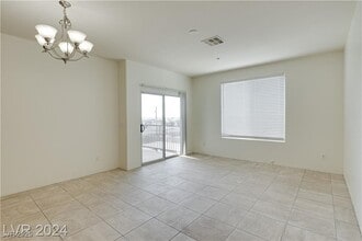 4437 Dover Straight St in Las Vegas, NV - Building Photo - Building Photo