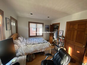 168 Auburn St, Unit B in Cambridge, MA - Building Photo - Building Photo