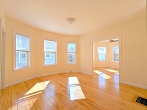 93 Madison Ave, Unit 2 in Everett, MA - Building Photo - Building Photo