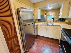 807 W 40th St, Unit 17 in Kansas City, MO - Building Photo - Building Photo