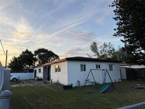 1040 SW 30th Ave in Fort Lauderdale, FL - Building Photo - Building Photo