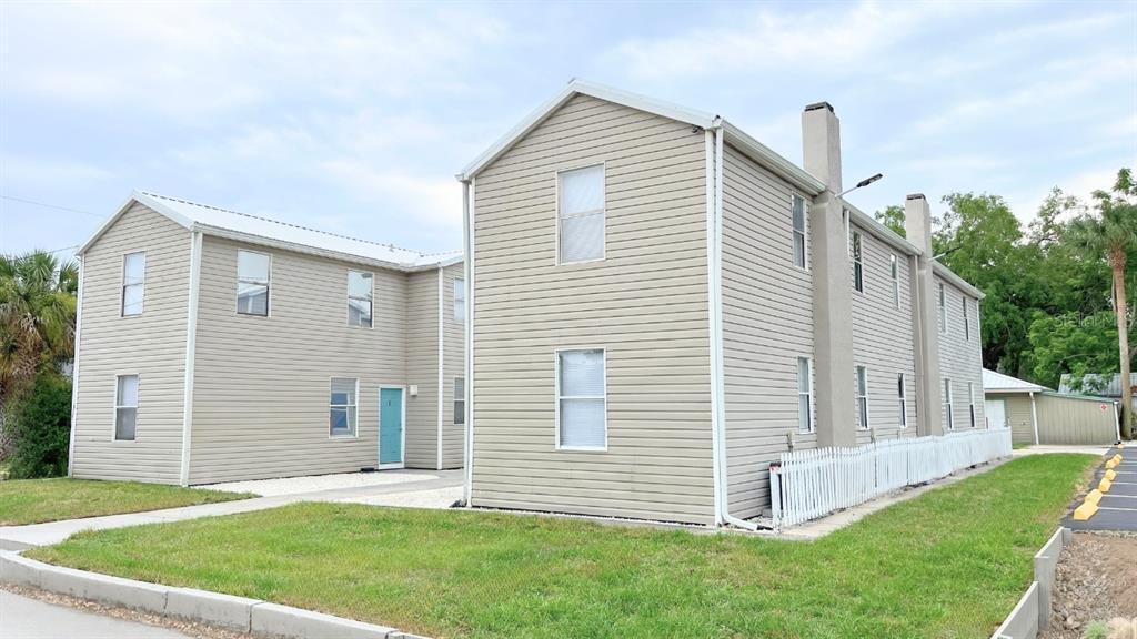 321 W Ianthe St in Tavares, FL - Building Photo