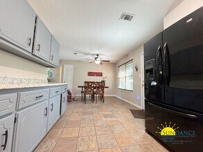 48 Cape Dr NW in Fort Walton Beach, FL - Foto de edificio - Building Photo