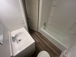 300 Berkley Dr in Nashville, TN - Foto de edificio - Building Photo