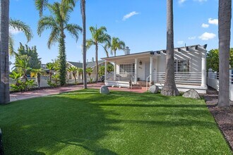 864 Loring St in San Diego, CA - Building Photo - Building Photo
