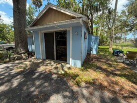 622 N Beach St in Daytona Beach, FL - Building Photo
