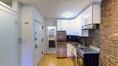 203 Chrystie Street in New York, NY - Building Photo - Interior Photo