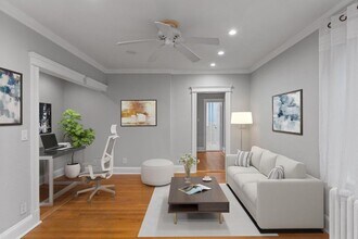 120 Riverway, Unit D12 in Boston, MA - Building Photo - Building Photo