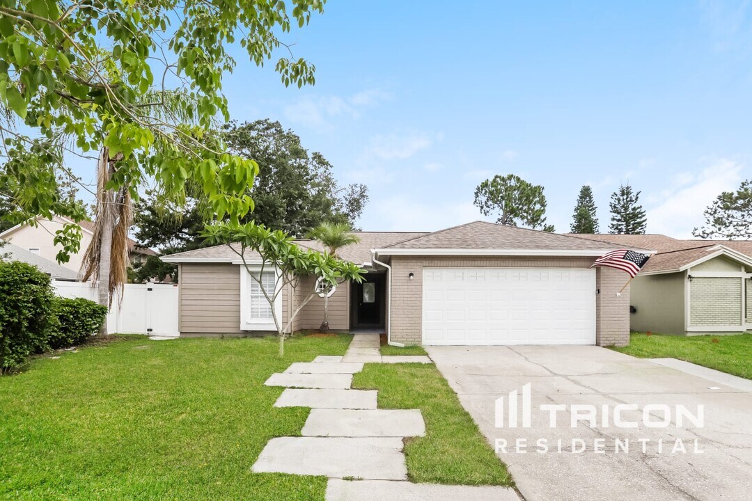 13613 Fawn Ridge Blvd in Tampa, FL - Building Photo