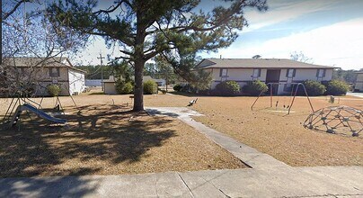605 Hospital Dr in Oakdale, LA - Building Photo - Building Photo