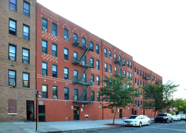 1524 Leland Ave in Bronx, NY - Building Photo - Building Photo
