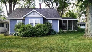8416 E Wade Ln in North Webster, IN - Foto de edificio - Building Photo