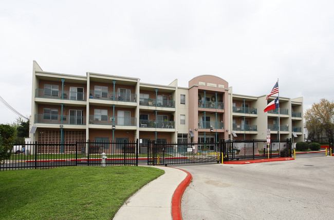 Kenwood North Apartments in San Antonio, TX - Foto de edificio - Building Photo