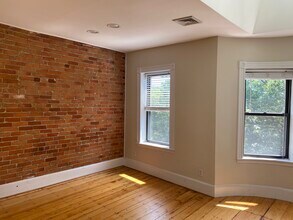 221 W Newton St in Boston, MA - Building Photo - Building Photo