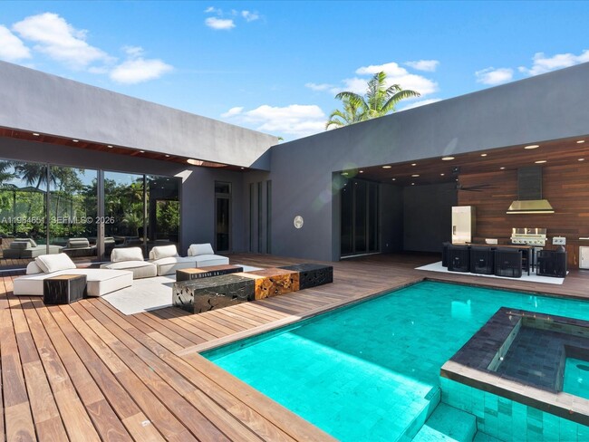 871 NE 83rd St in Miami, FL - Building Photo - Building Photo