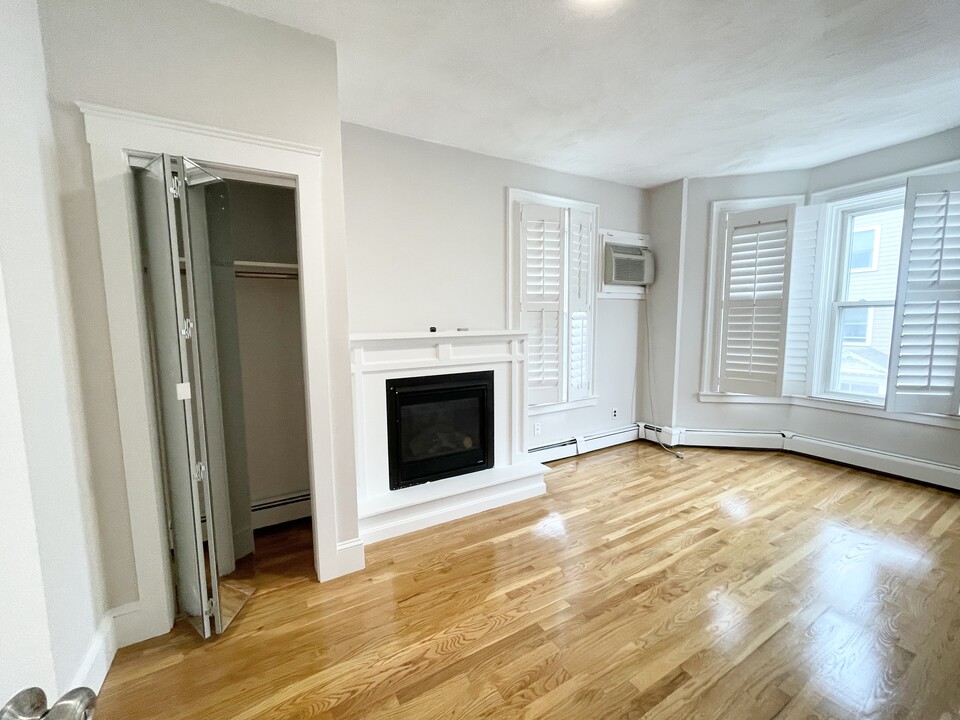 130 P St, Unit 1 in Boston, MA - Building Photo