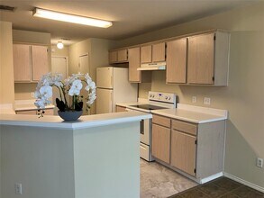 9629 Sugar Hill Dr in Austin, TX - Building Photo - Building Photo