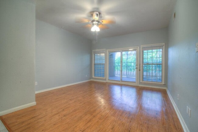 3200 Duval St in Austin, TX - Building Photo - Building Photo